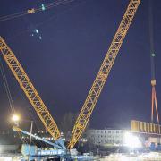 The Gottwald AK680 installed steel beams for the remaining viaduct spans as part of the Barking Riverside extension (BRE) project.